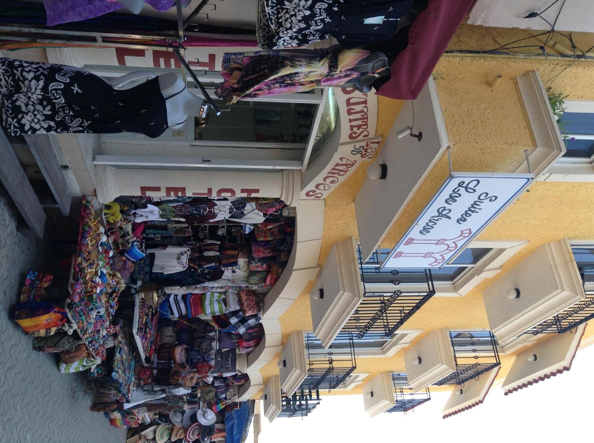Arcos - Adults Only
